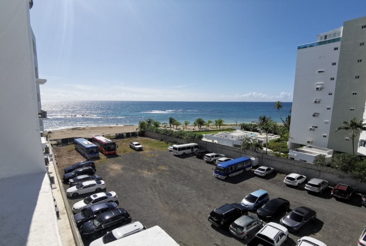 Apartamento Frente Al Mar en Juan Dolio Res. Marbella