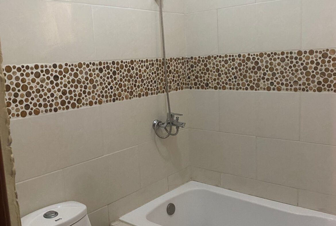 Casa de 1 Nivel con Potencial Para un Segundo en Prado Oriental