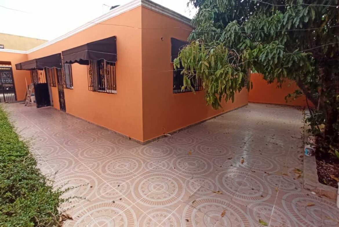 Casa de 1 Nivel con Potencial Para un Segundo en Prado Oriental