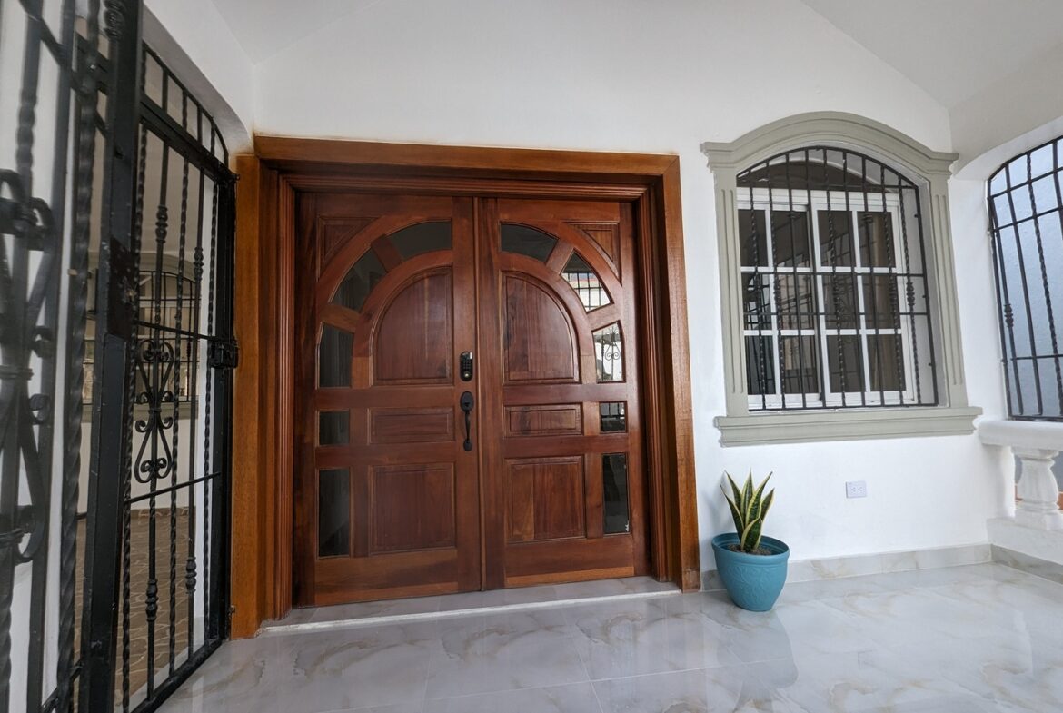 Casa Elegante y Excepcional en Prado Oriental