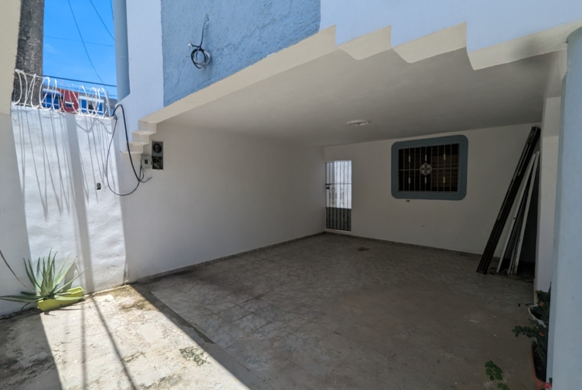¡Una Oportunidad Única en Avenida Ecológica Casa 2 Apartamentos!