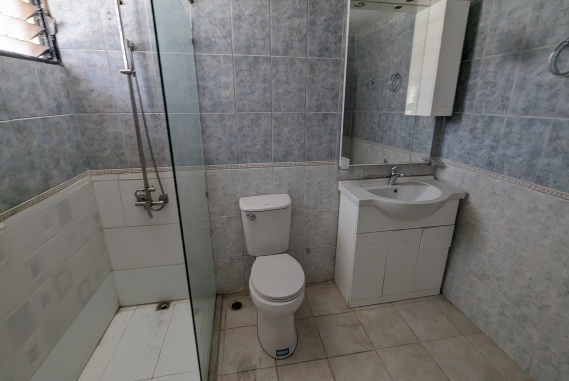 ¡Una Oportunidad Única en Avenida Ecológica Casa 2 Apartamentos!