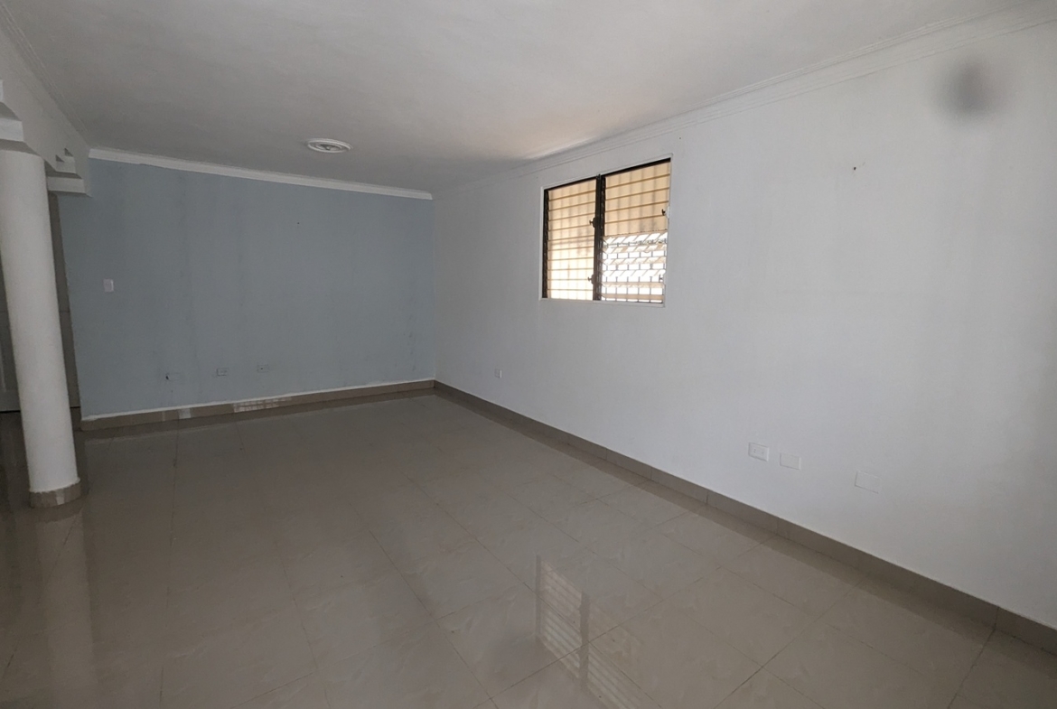 ¡Una Oportunidad Única en Avenida Ecológica Casa 2 Apartamentos!