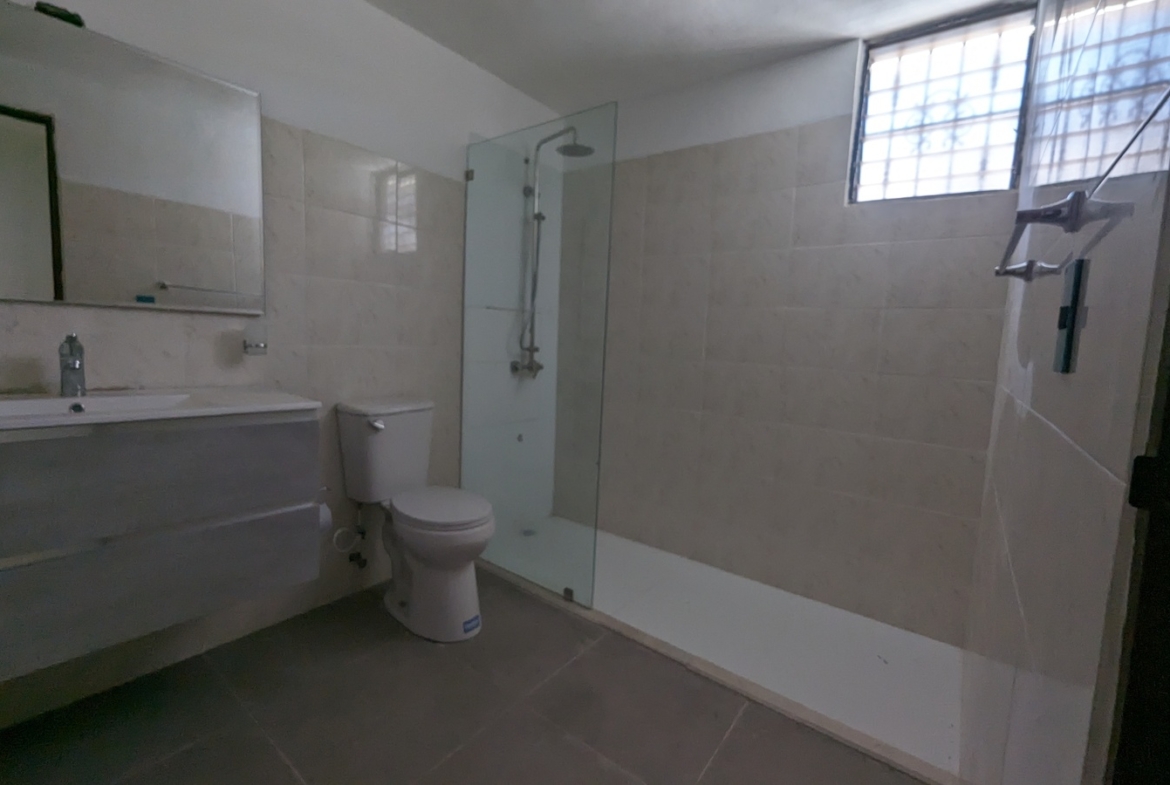 ¡Una Oportunidad Única en Avenida Ecológica Casa 2 Apartamentos!