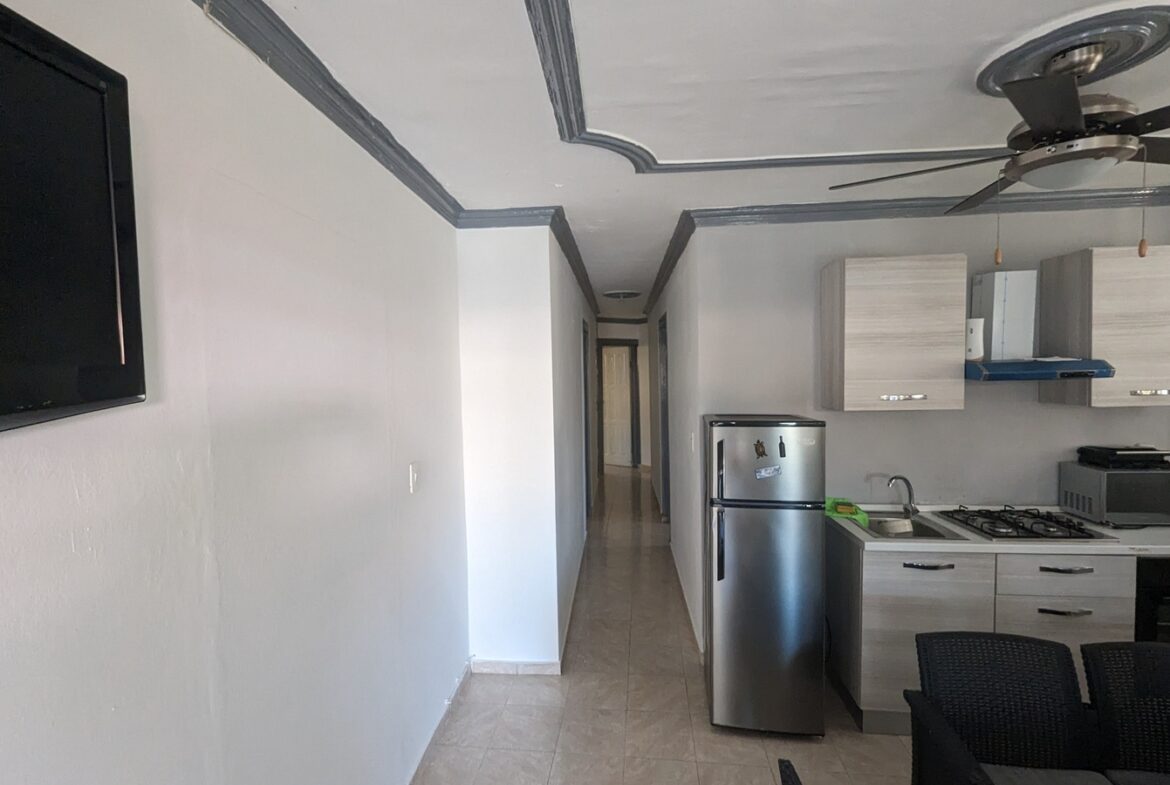 ¡Casa Dividida en Tres Apartamentos Para Inversión!