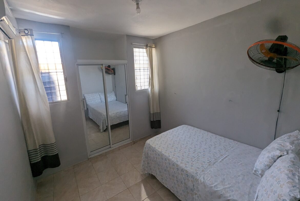 ¡Casa Dividida en Tres Apartamentos Para Inversión!