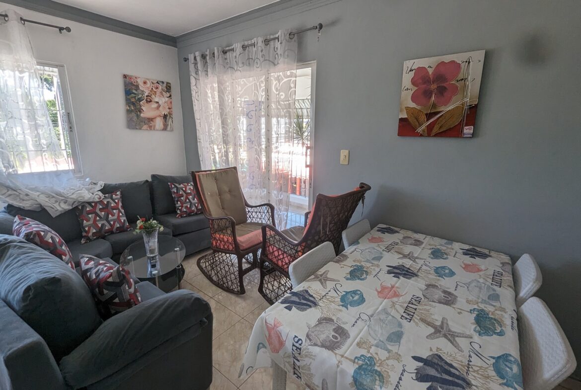 ¡Casa Dividida en Tres Apartamentos Para Inversión!