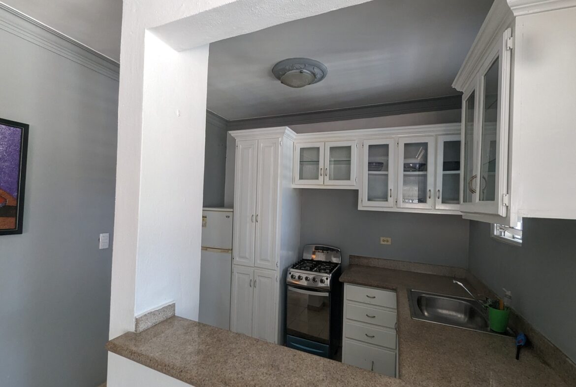 ¡Casa Dividida en Tres Apartamentos Para Inversión!