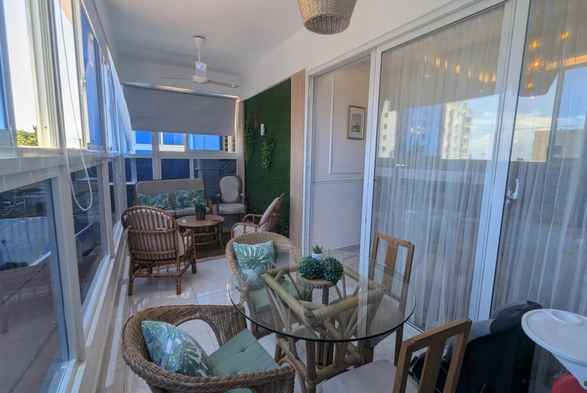Apartamento con Ascensor en Los Tres Ojos Av Charles de Gaulle