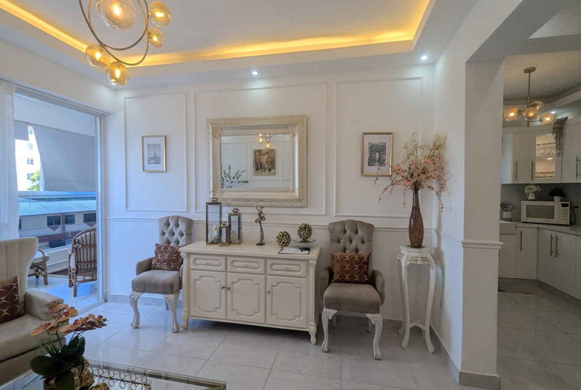 Apartamento con Ascensor en Los Tres Ojos Av Charles de Gaulle