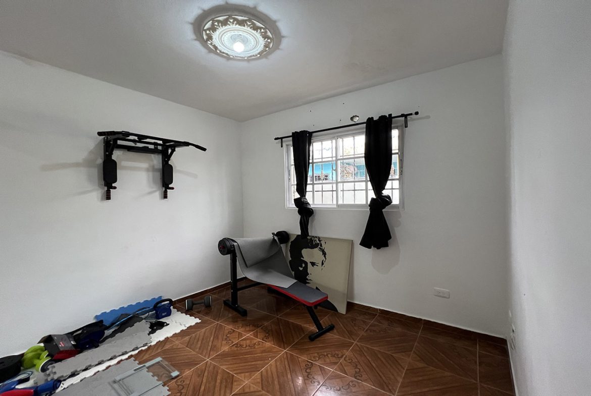 Casa de un nivel NEGOCIABLE en Prado Oriental