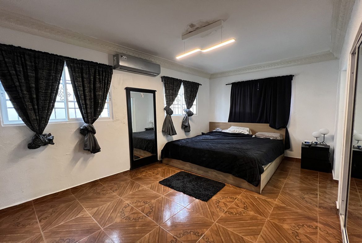 Casa de un nivel NEGOCIABLE en Prado Oriental