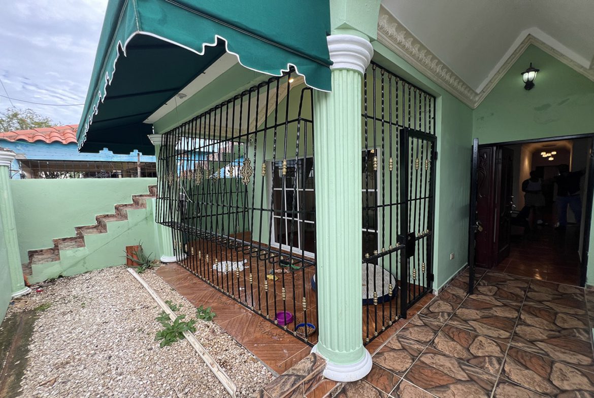Casa de un nivel NEGOCIABLE en Prado Oriental