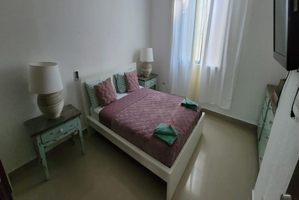 Segundo Piso Amueblado en Colonia Tropical en Juan Dolio