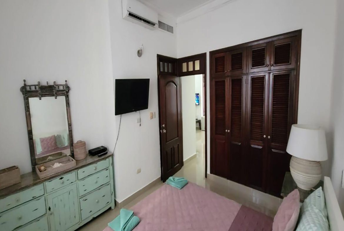 Segundo Piso Amueblado en Colonia Tropical en Juan Dolio