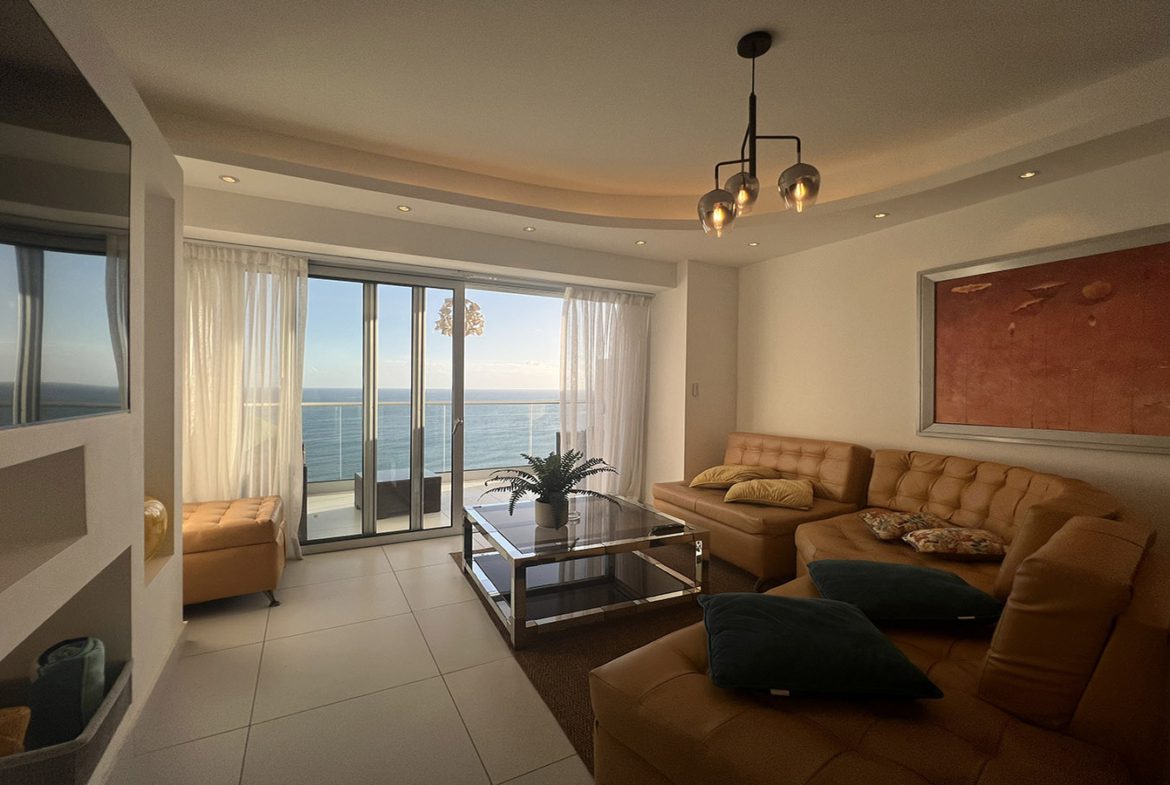 Apartamento Frente a La Playa en Torre Aquarella en Juan Dolio