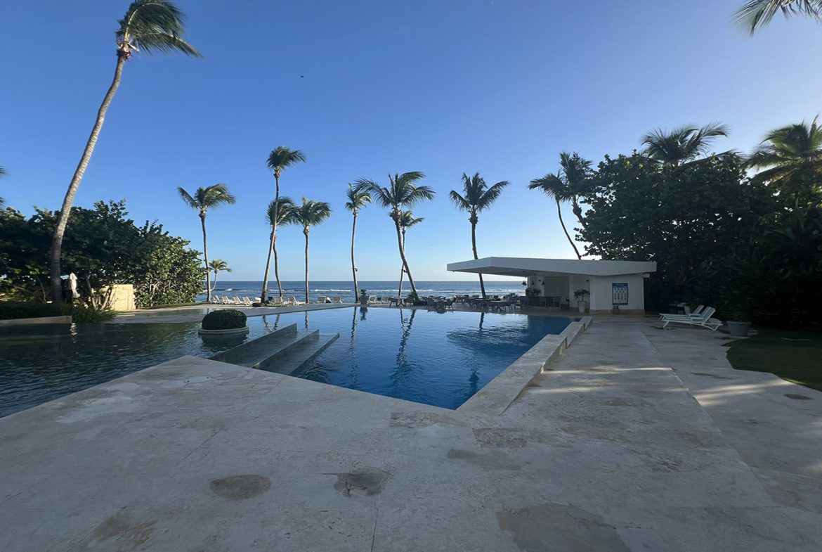Apartamento Frente a La Playa en Torre Aquarella en Juan Dolio