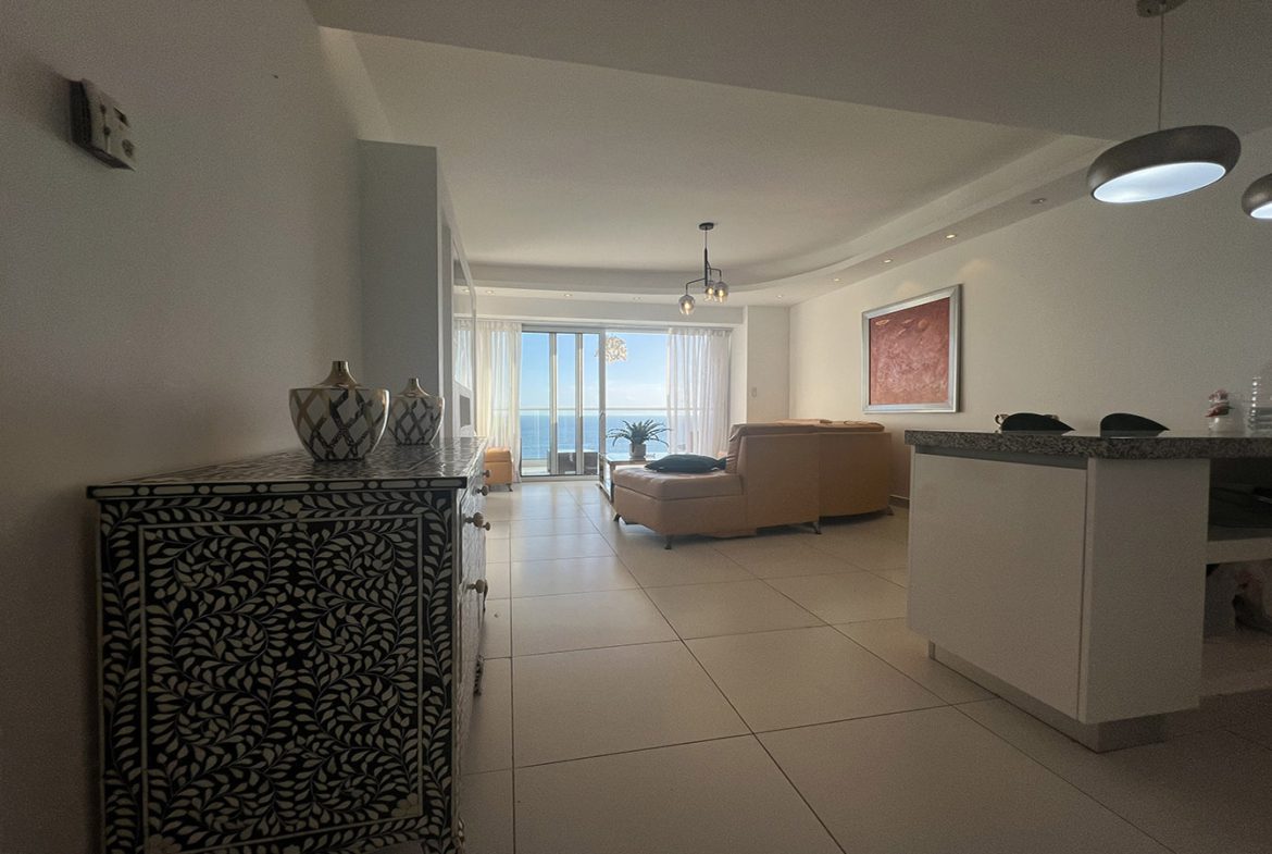 Apartamento Frente a La Playa en Torre Aquarella en Juan Dolio