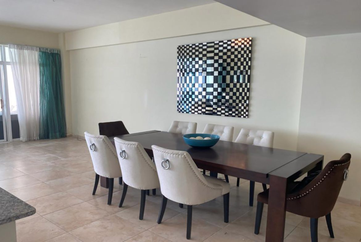 Apartamento en Costa Del Sol en Juan Dolió Frente a la Playa