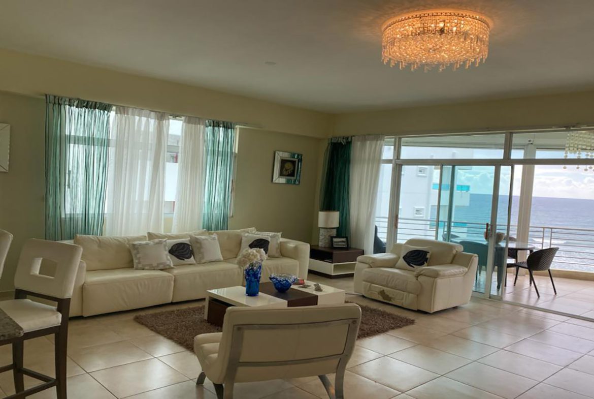 Apartamento en Costa Del Sol en Juan Dolió Frente a la Playa