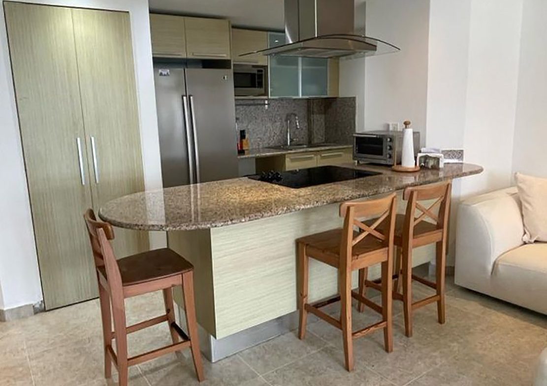 Apartamento Piso 7 AMUEBLADO Frente a La Playa en Marbella