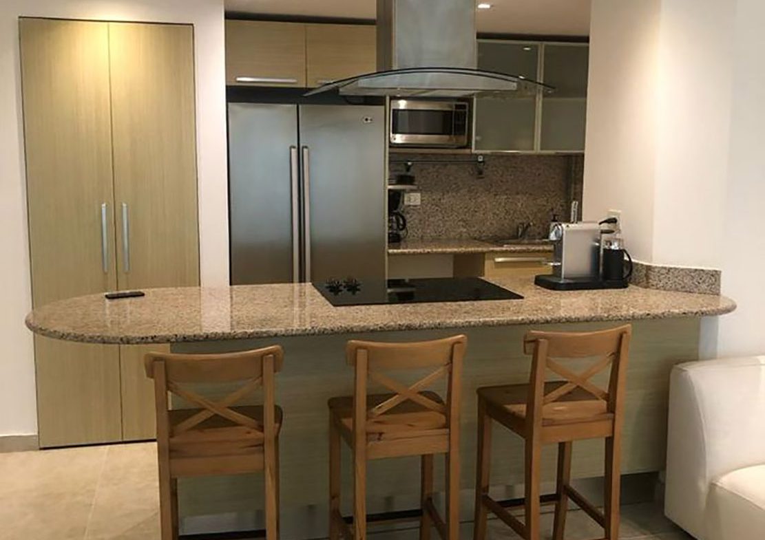 Apartamento Piso 7 AMUEBLADO Frente a La Playa en Marbella