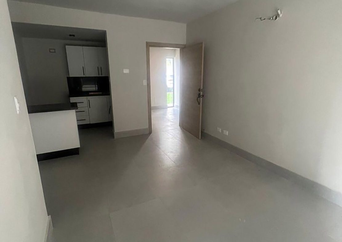 A 400 Metros de la Playa Piso 1 en Bay Living Juan Dolio