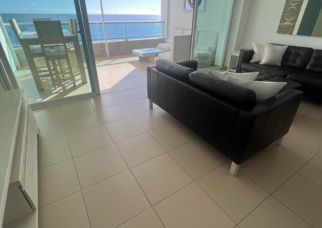 En Venta Apartamento Piso 9 en Marbella Frente a la Playa