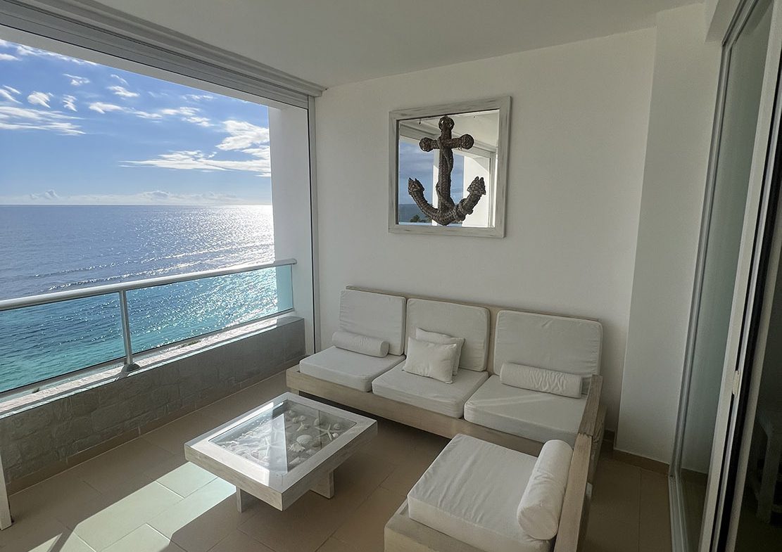En Venta Apartamento Piso 9 en Marbella Frente a la Playa
