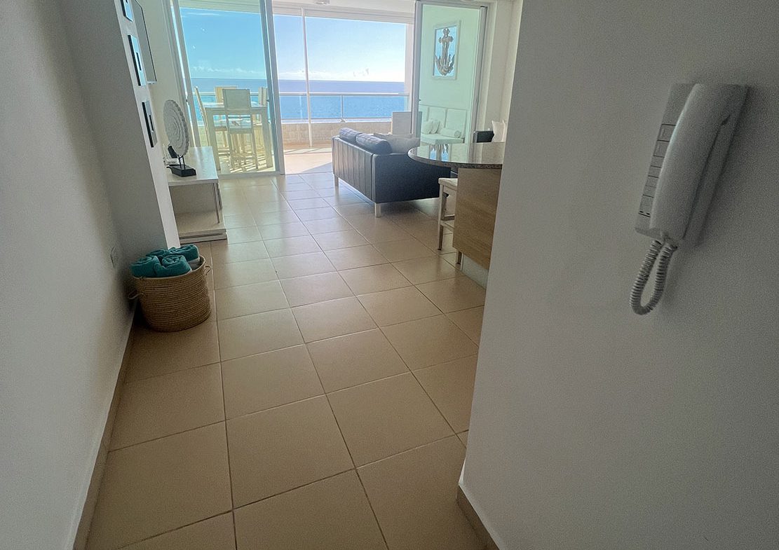 En Venta Apartamento Piso 9 en Marbella Frente a la Playa