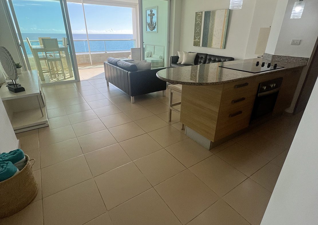 En Venta Apartamento Piso 9 en Marbella Frente a la Playa