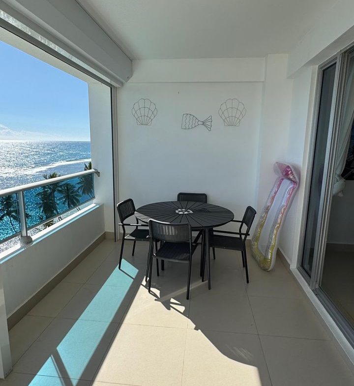 Apartamento Piso 7 en Las Olas Juan Dolio Frente a la playa