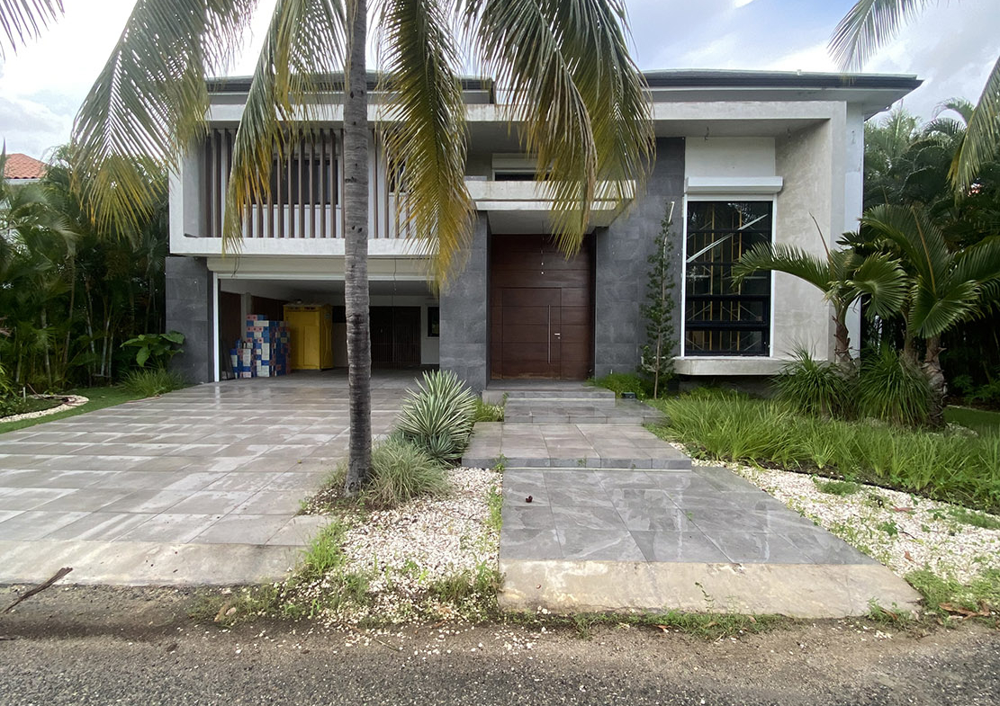 Villa Familiar y Moderna en el Exclusivo Metro Country Club en Juan Dolio