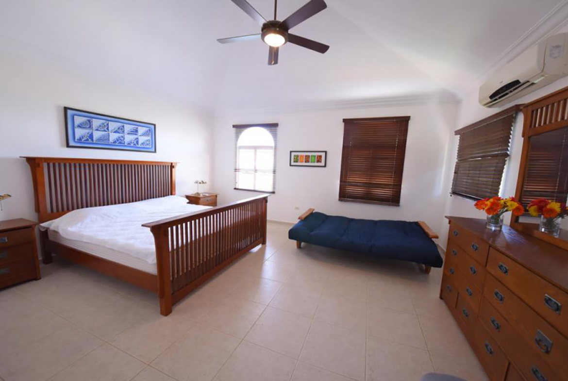 Villa Amueblada con Piscina Metro Country Club en Juan Dolio