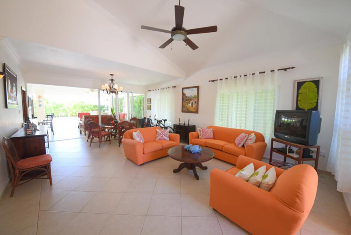 Villa Amueblada con Piscina Metro Country Club en Juan Dolio