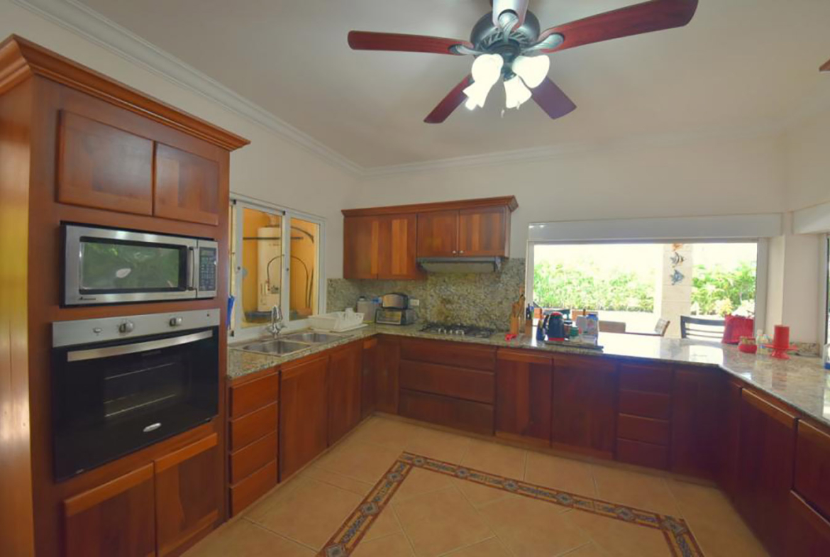 Villa Amueblada con Piscina Metro Country Club en Juan Dolio