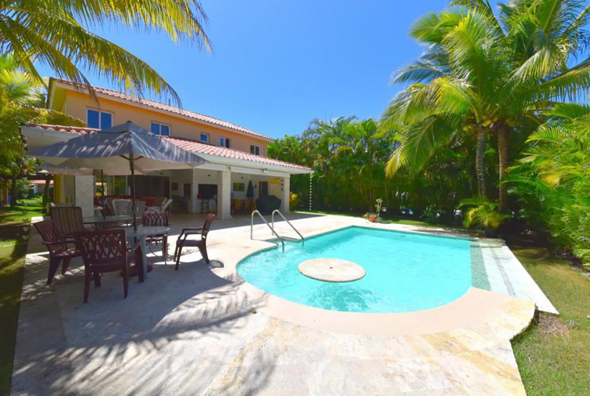 Villa Amueblada con Piscina Metro Country Club en Juan Dolio