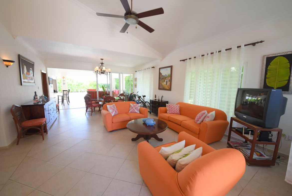 Villa Amueblada con Piscina Metro Country Club en Juan Dolio