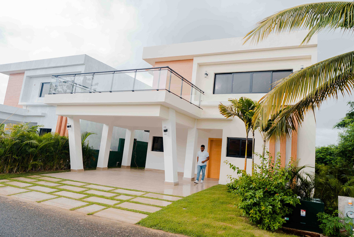 Oportunidad única Villa en Metro Country Club en Juan Dolio