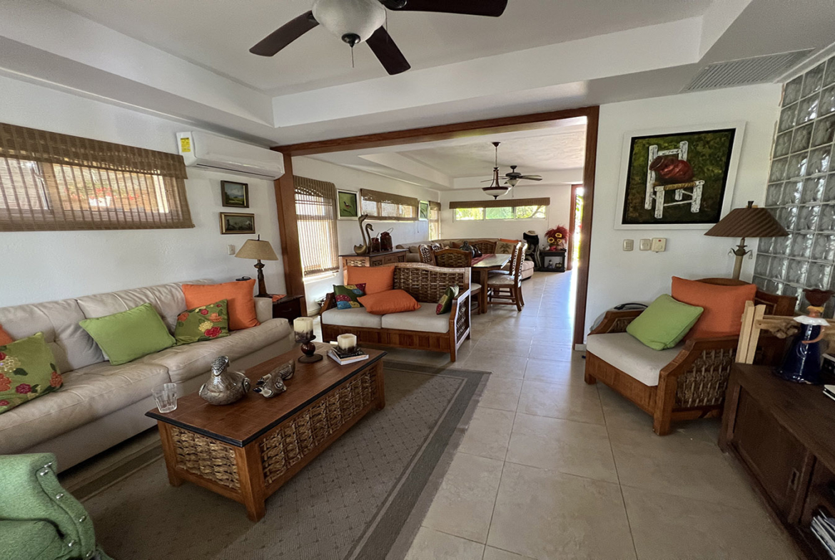 Villa dúplex en Metro Country Club Juan Dolio