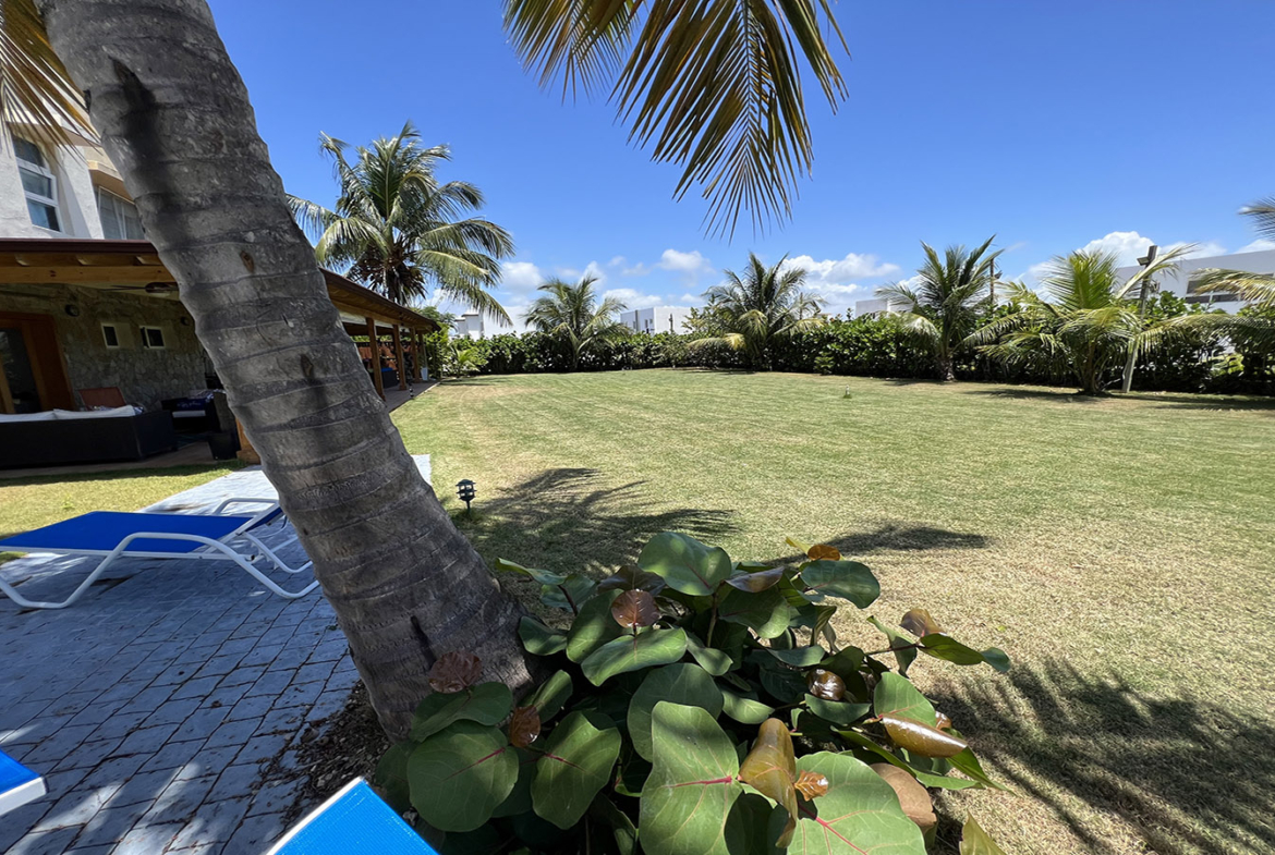 Villa dúplex en Metro Country Club Juan Dolio