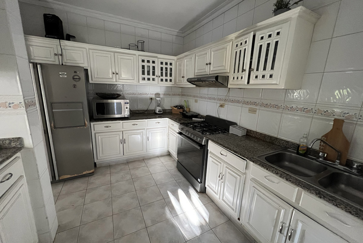 Villa Familiar con Picina Metro Country Club en Juan Dolio