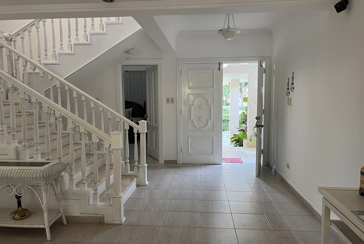 Villa Familiar con Picina Metro Country Club en Juan Dolio