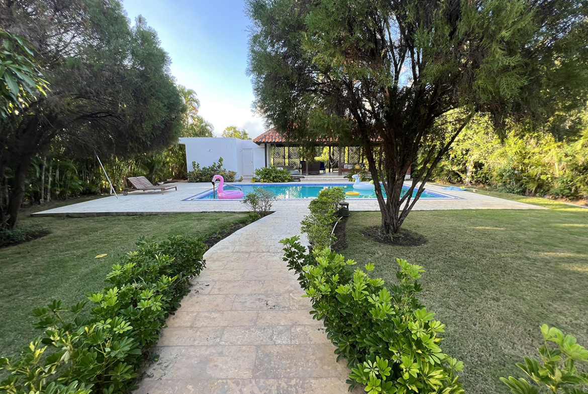 Villa Familiar con Picina Metro Country Club en Juan Dolio