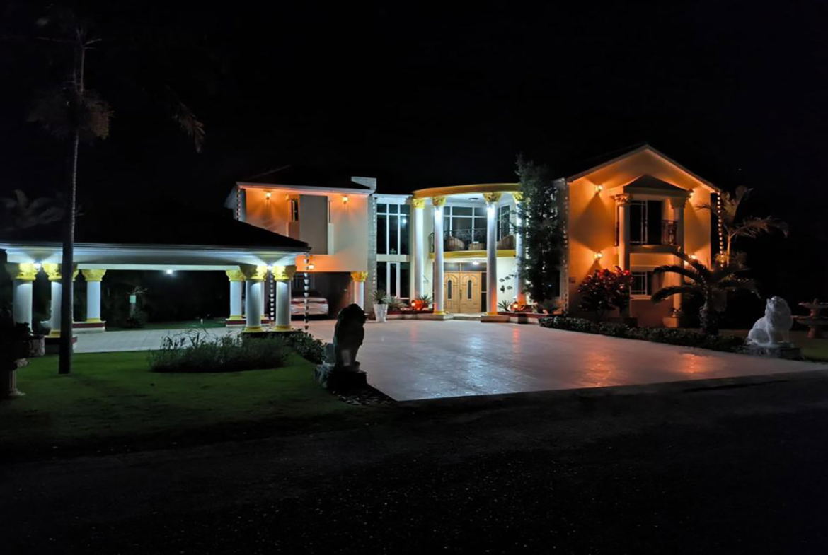 Villa en Juan Dolio Vista al Campo de Golf en Metro Country Club
