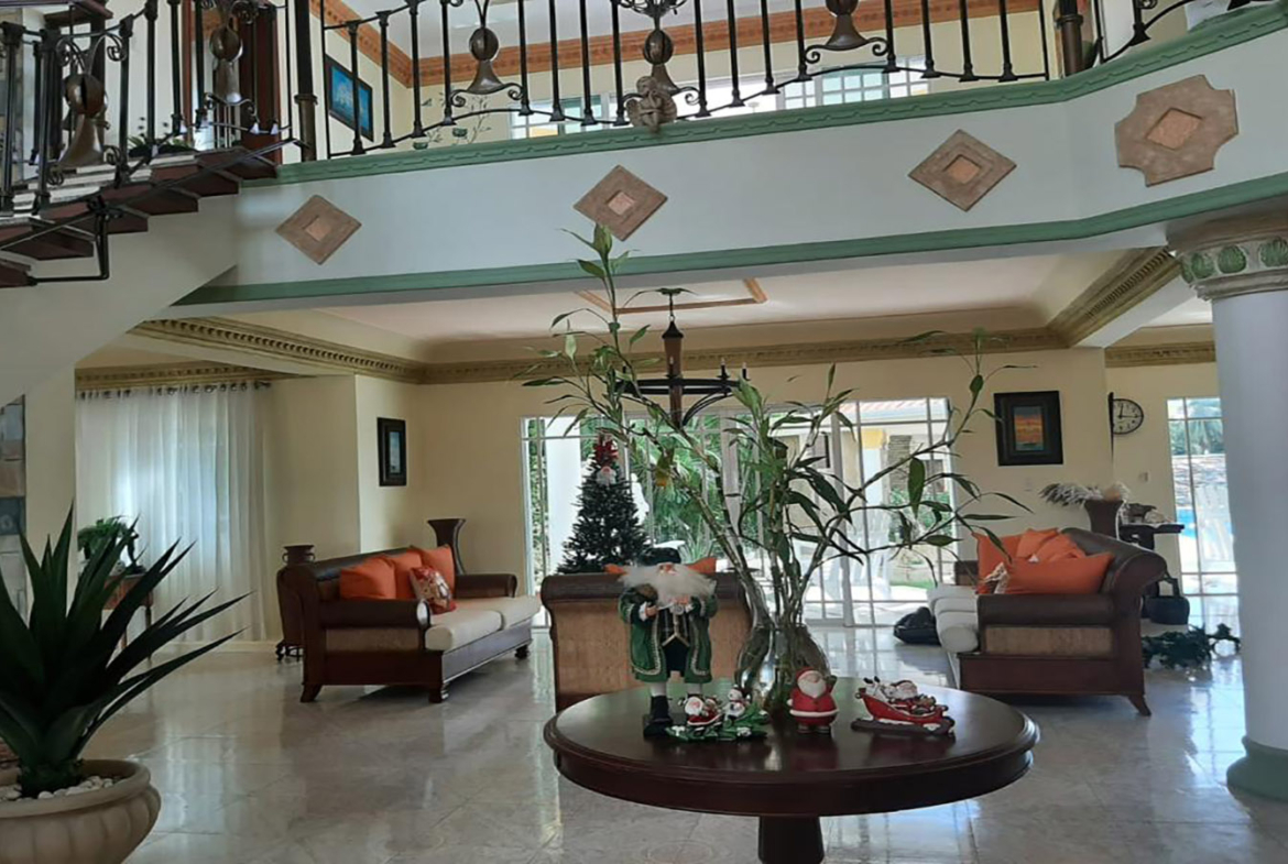 Villa en Juan Dolio Vista al Campo de Golf en Metro Country Club