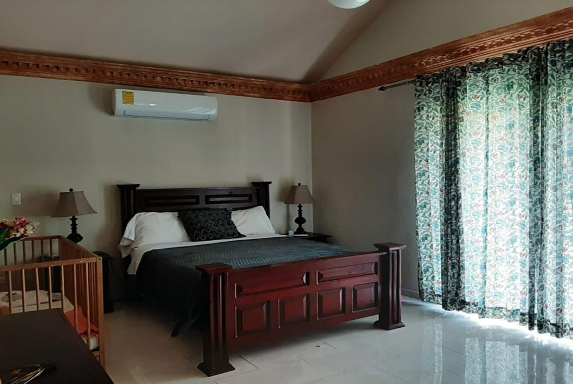 Villa en Juan Dolio Vista al Campo de Golf en Metro Country Club