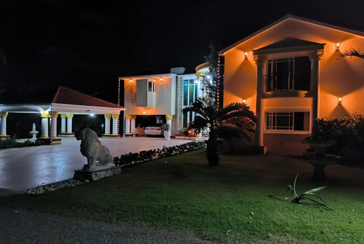 Villa en Juan Dolio Vista al Campo de Golf en Metro Country Club