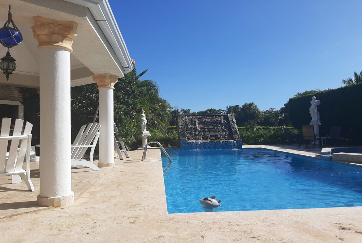 Villa en Juan Dolio Vista al Campo de Golf en Metro Country Club