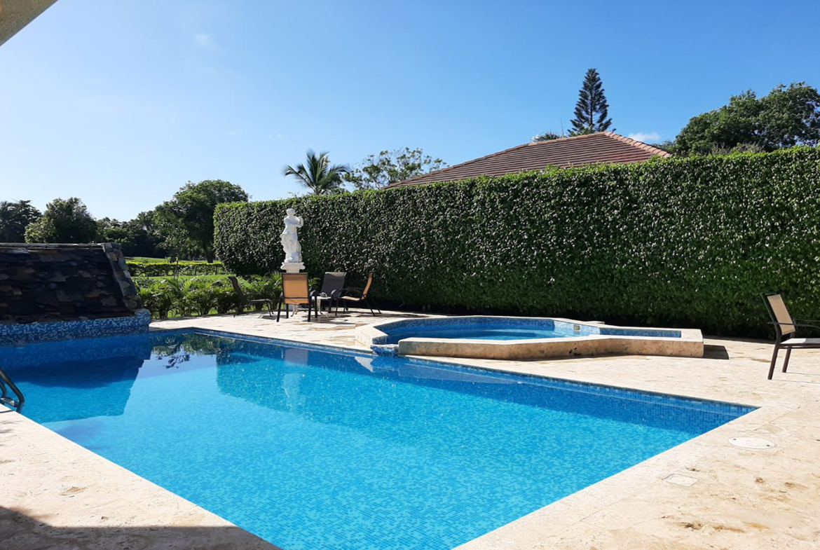 Villa en Juan Dolio Vista al Campo de Golf en Metro Country Club